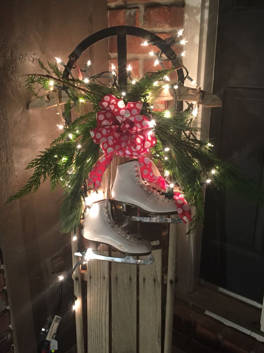 Dekoration Hauseingang Genial Old Wooden Sled Decor Made with Fresh Greenery Lights