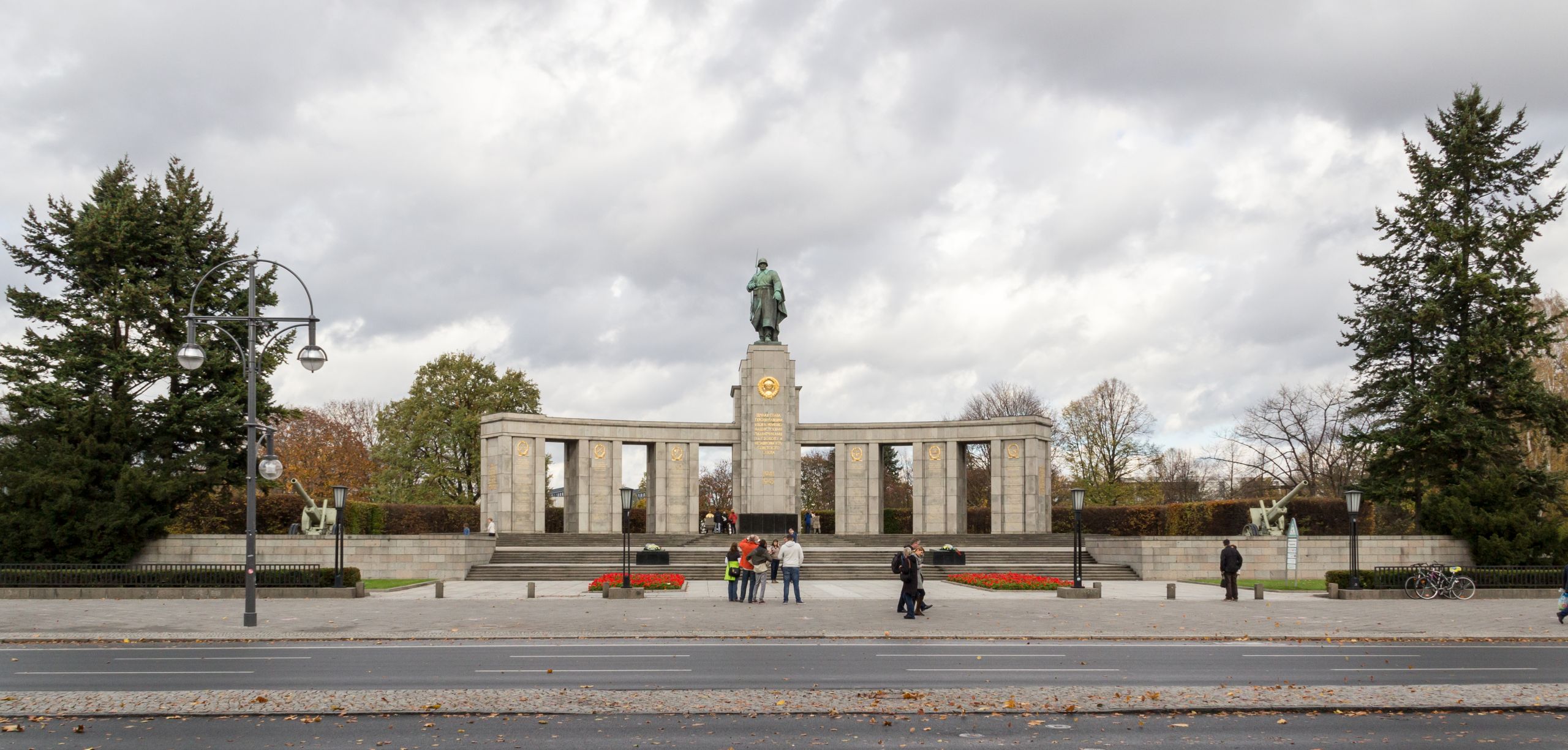 Berlin Sowjetisches Ehrenmal 2013 4777