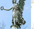 Garten Statue Elegant Statue Od Angel In Charlottenburg Palace Garden Stock Image