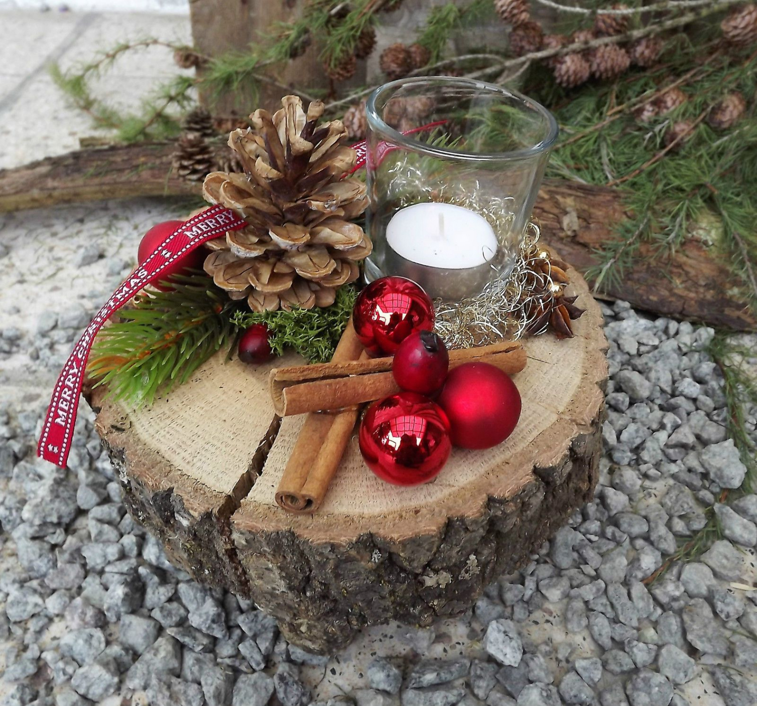 weihnachten advent holz gesteck teelicht auf holzscheibe rot natur 2 rustikale weihnachtsdeko selber machen rustikale weihnachtsdeko selber machen