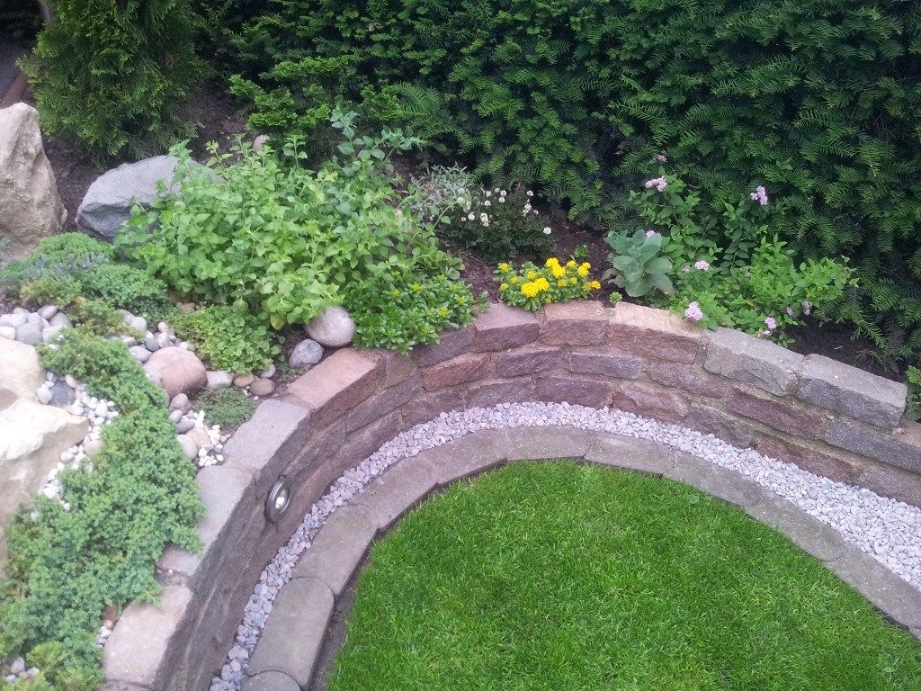 Gartengestaltung Beete Schön Rasenkantensteine Leicht Und Einfach Verlegen Pflanzbeete