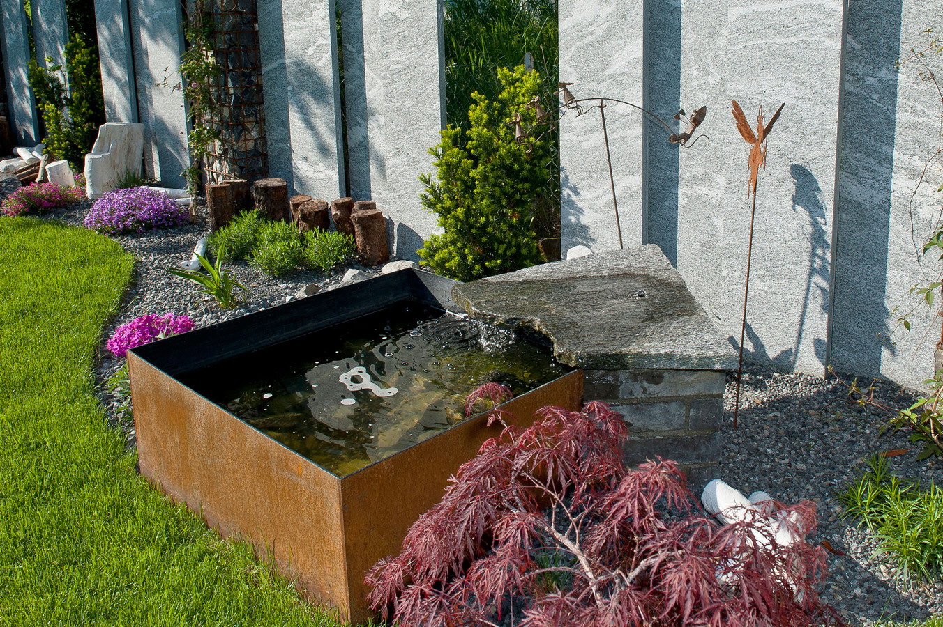 Gartengestaltung Bilder Kleiner Garten Elegant Wasser Im Kleinen Garten