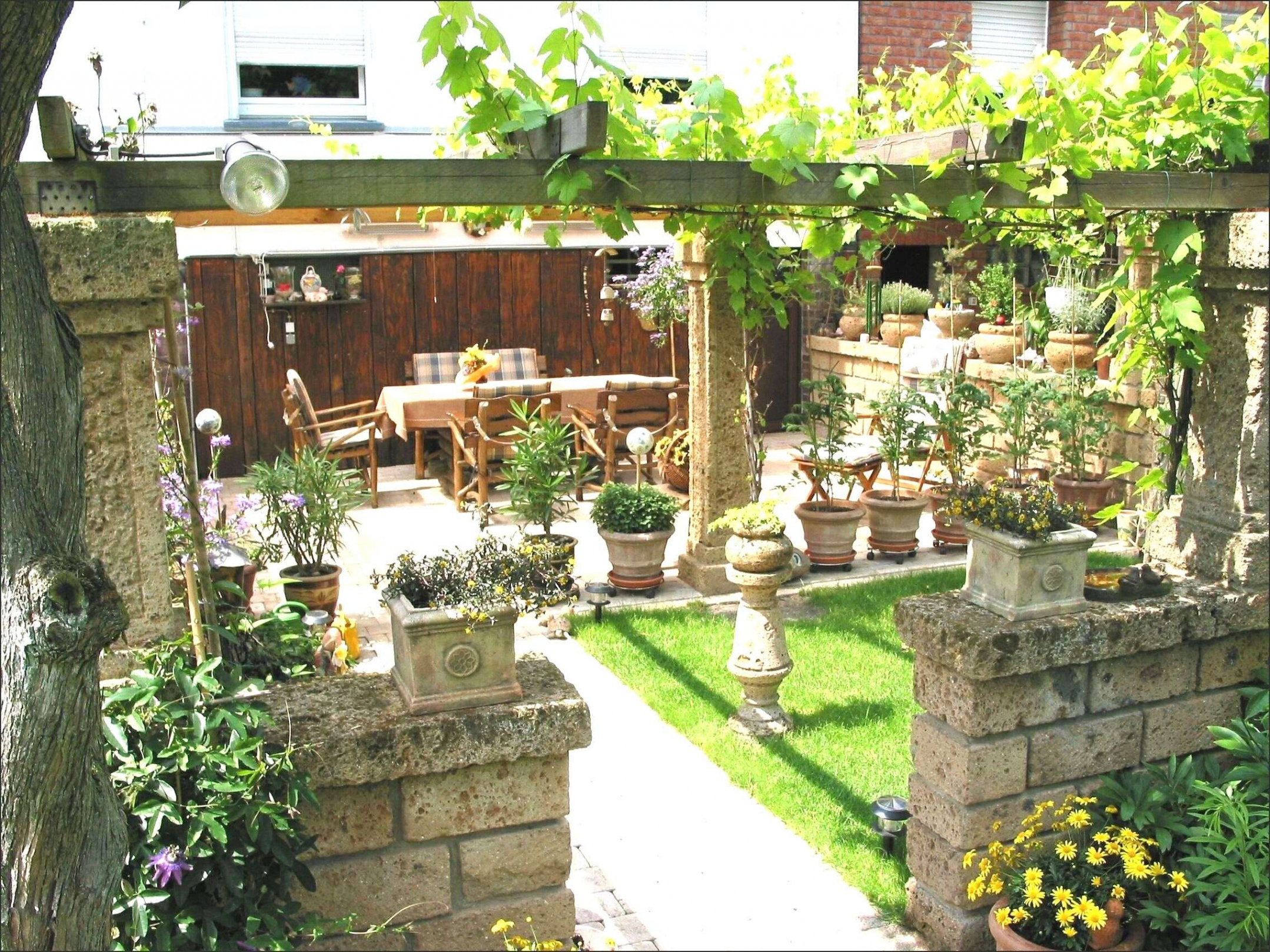 Gartengestaltung Genial Reihenhausgarten Vorher Nachher — Temobardz Home Blog