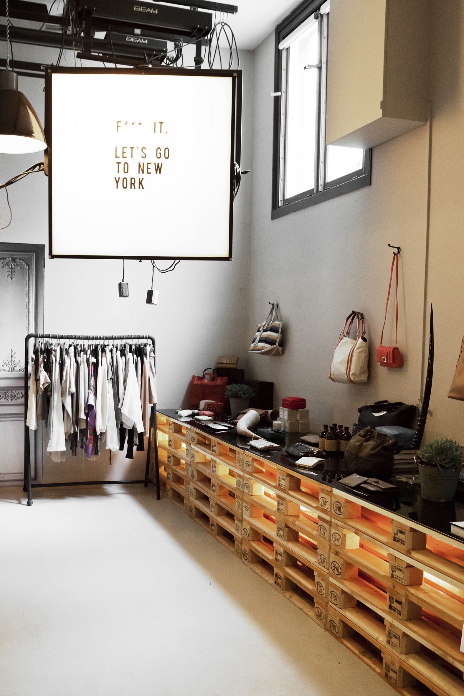 Deko Outlet Online Shop Best Of the Collector Store Design by Bricks Amsterdam