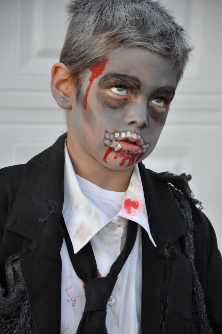 Halloween KostÃ¼me FÃ¼r Jungs Frisch Kleiner Jung Mit Anzug Als Zombie Verkleidet Und