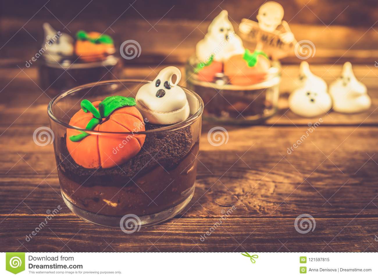 Halloween Lampe Genial Chocolate Dirt Pudding for Halloween with Meringue Ghosts