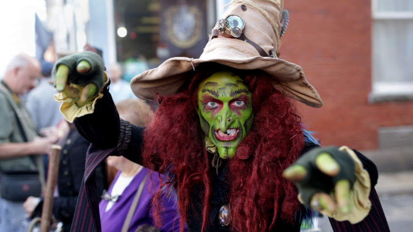 Halloween MÃ¤dchen KostÃ¼me Frisch 7 Of the Spookiest Costumes From Halloween Weekend In