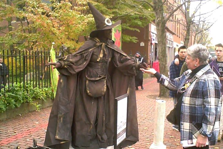 Halloween MÃ¤dchen KostÃ¼me Inspirierend Salem Massachusetts Halloween Festivities the Parade Of