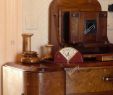 Haus Deko Neu Art Deco Clock On Twenties Walnut Dressing Table Stock