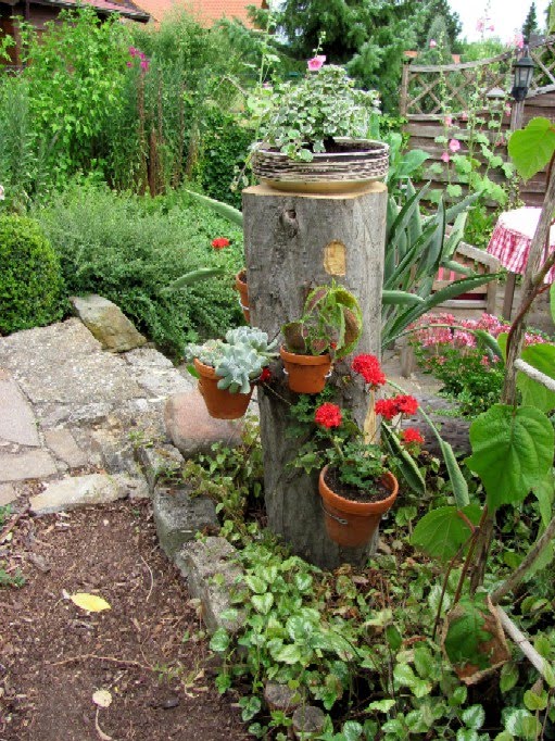 Holzstämme Dekorieren Genial Gartenarbeit Ideen Baumstamm Als Blumenständer