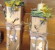 Holzstämme Dekorieren Schön Holzpfosten Dekoriert Mit Blüten Kränzchen Und Kerzen