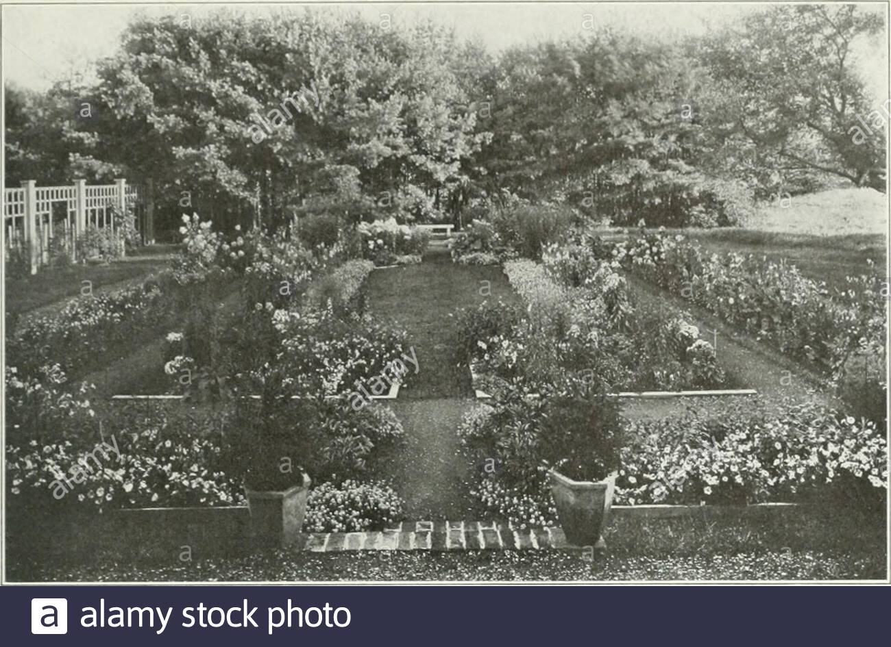 beautiful gardens in america from a photograph by jessie tarbox beals cornish n h stephen parrish esq fron d photograph by jcnic tarhgt bca cornish n h mrs william h hyde 2AJ0KW0
