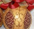Metall Dekoration Frisch Christmas Baubles Gold In Vintage Style Victorian Christmas