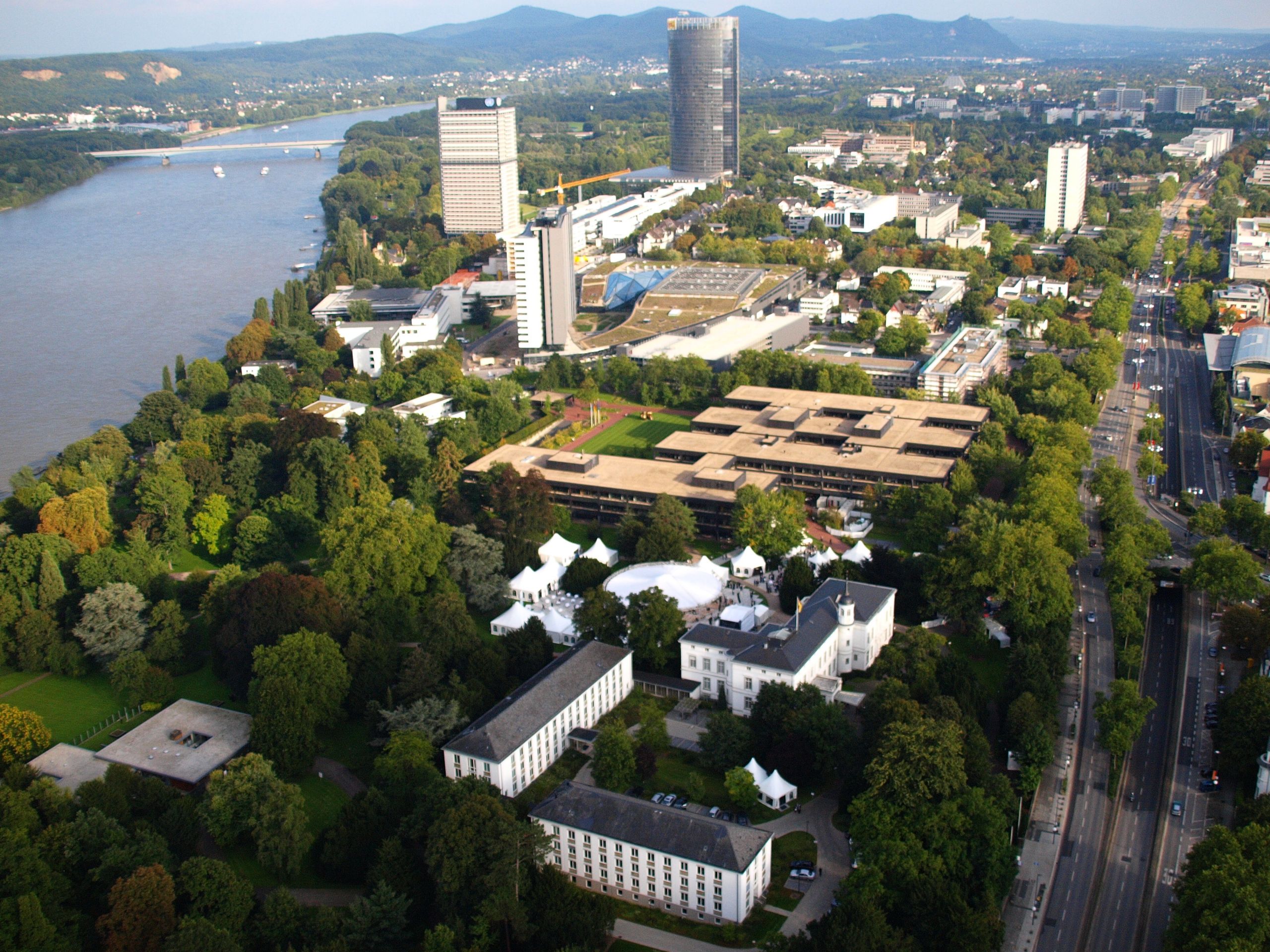 Bonn Bundesviertel Luftaufnahme 2010