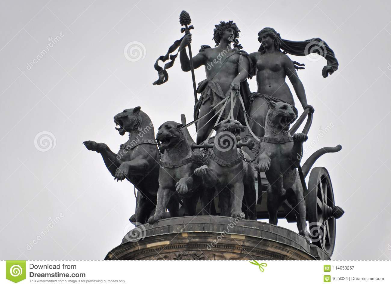 Botanischer Garten Dresden Inspirierend Quadriga Statue Semper Opera In Dresden Germany Stock