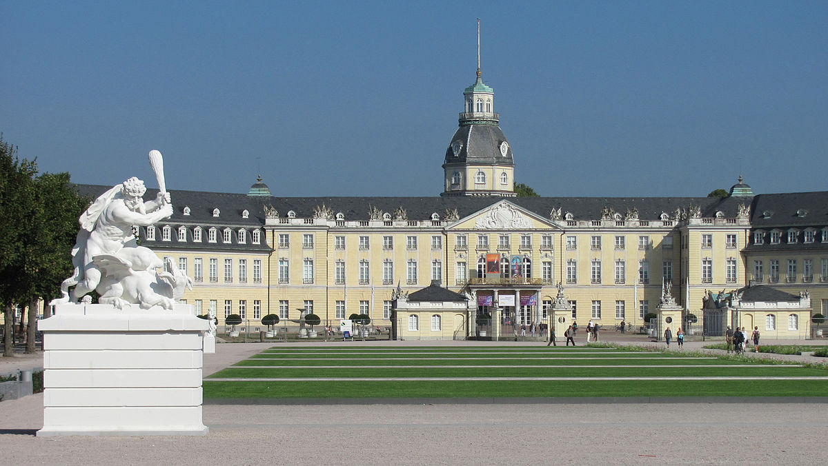 1200px Schloss Karlsruhe 2011