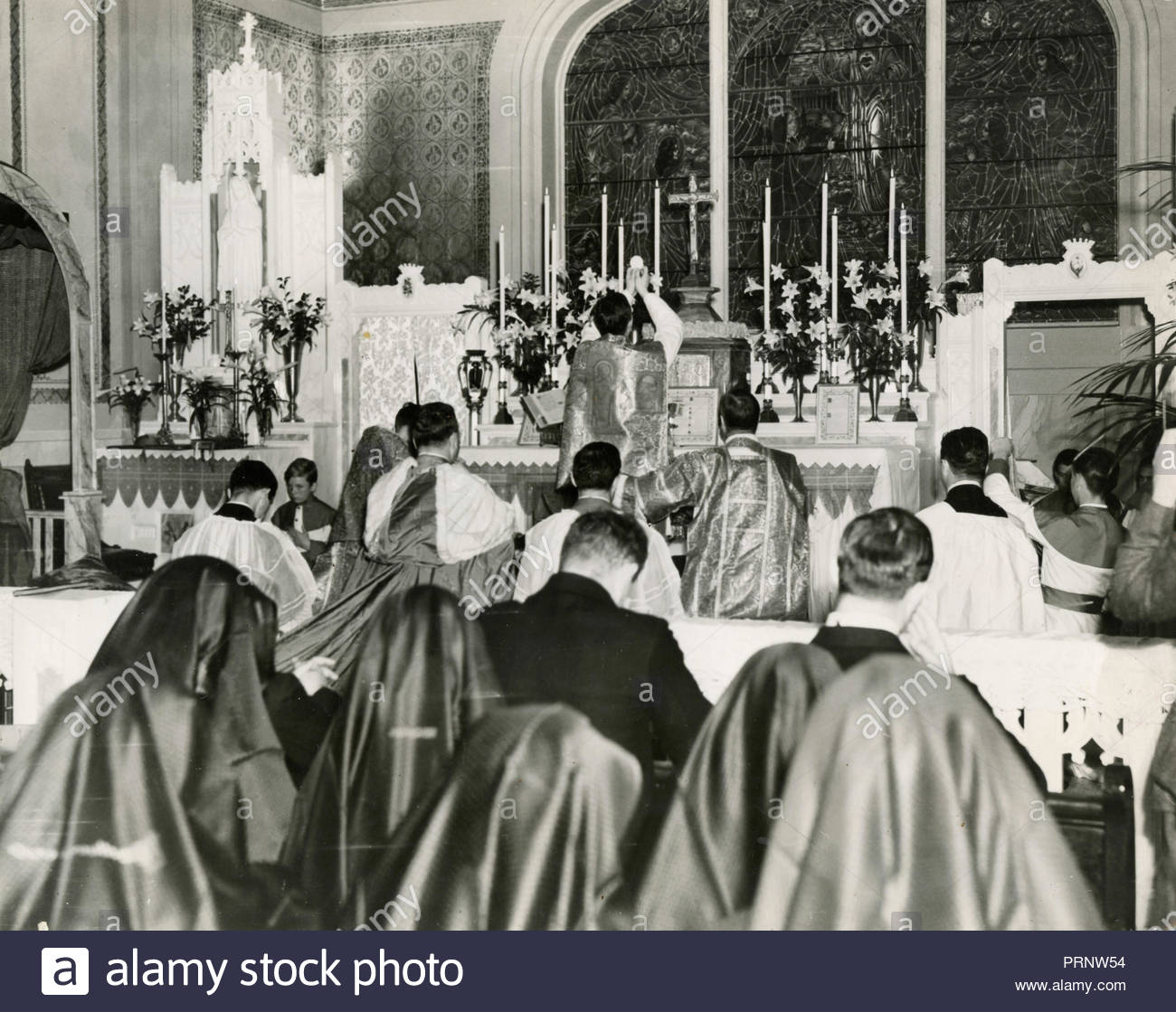 rev stephen fiedler and rev cicognani celebrating mass at mother cabrinis tomb new york usa 1938 PRNW54