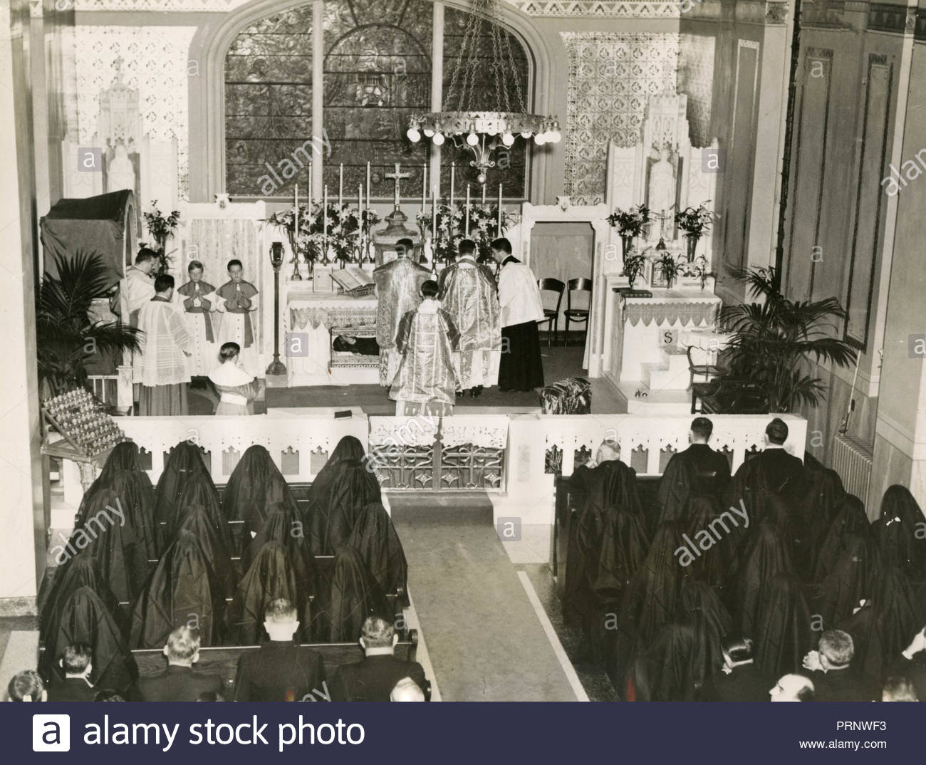 rev stephen fiedler and rev cicognani celebrating mass at mother cabrinis tomb new york usa 1938 PRNWF3