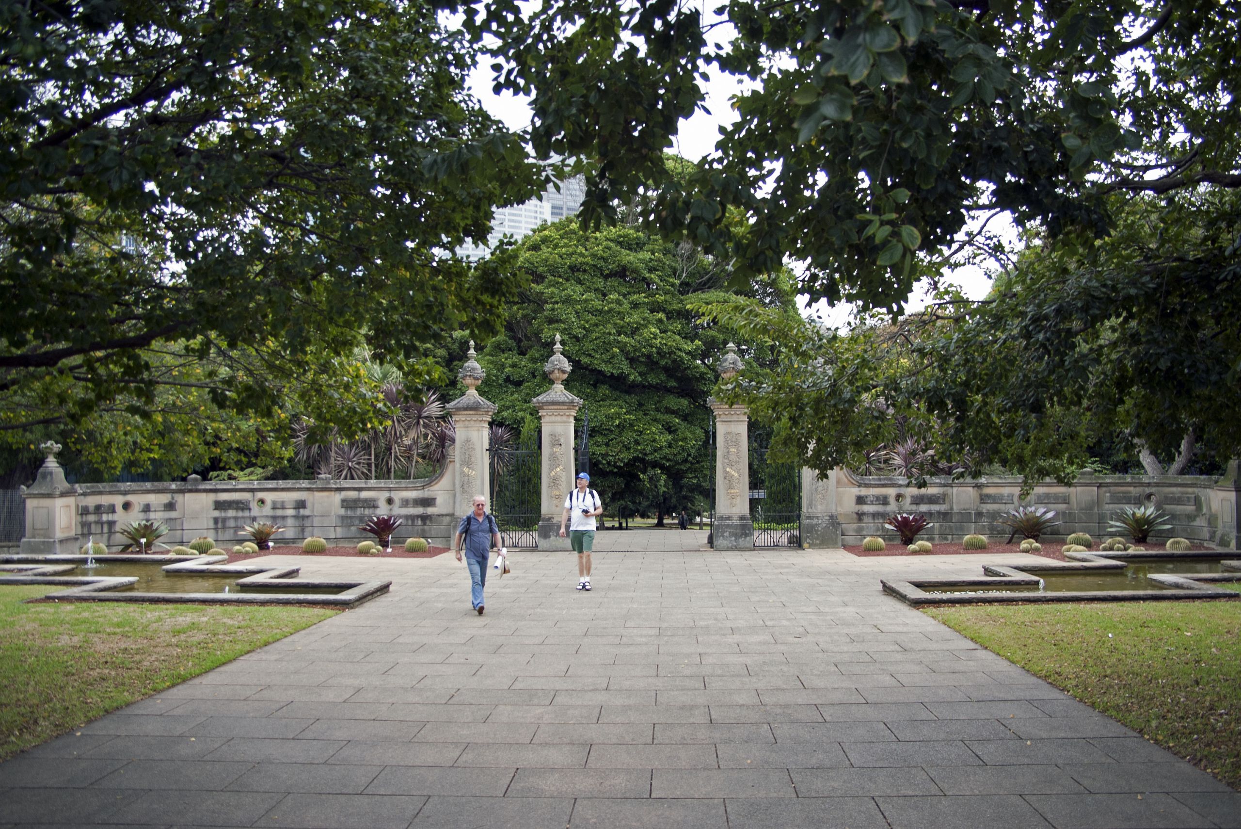 Gates at Royal Botanic Gardens viewed from Art Gallery Road