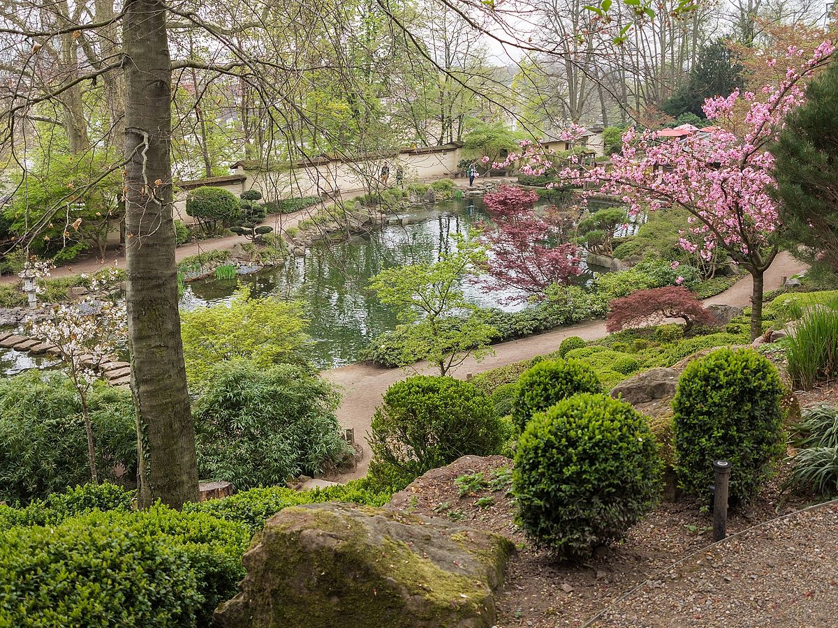 1200px Blick auf den oberen Teich Japanischer Garten Kaiserslautern