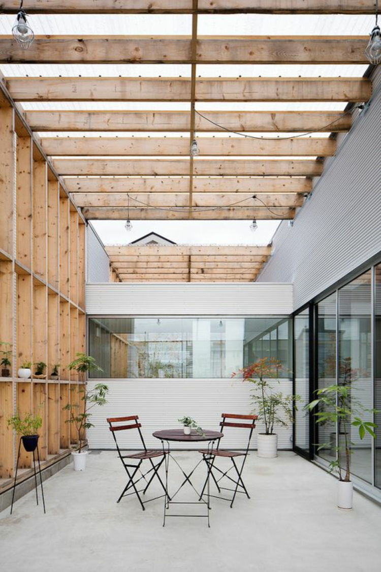 moderne Terrassengestaltung Bilder ger C3 A4umiger Außenbereich Klappm C3 B6bel