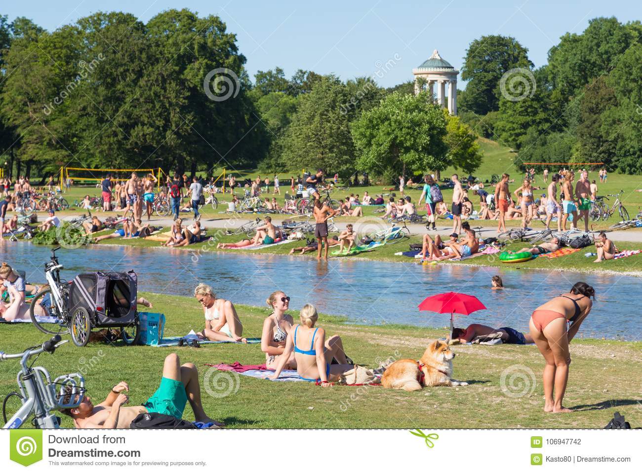 Seehaus Im Englischen Garten Genial People Enjoying the Summer Day In Englischer Garten City